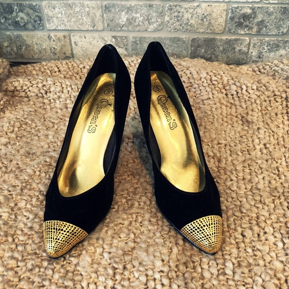 Shoes - 💐Like New Gorgeous Vintage Gold Toe Cap Pump
